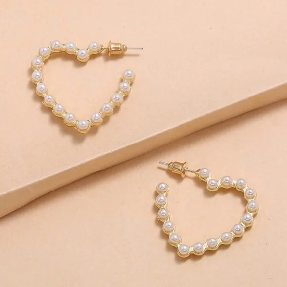 Boho Vday Gold tone Faux Pearl Heart shaped Earrings - Picture 4 of 4